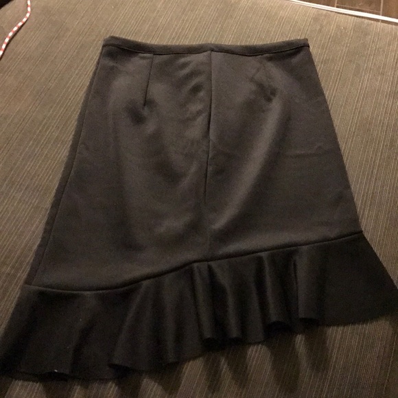 Classy black asymmetrical skirt - Picture 1 of 5